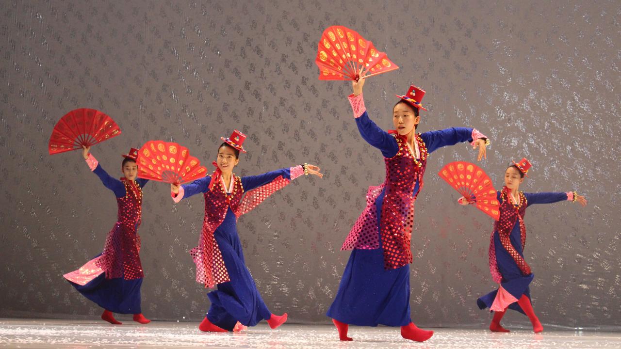 Eun-Me Ahn: "North Korea Dance" - © JM Chabot  